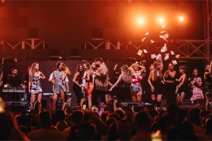 Mega Discoteca Tineretului — moment din galerie 005