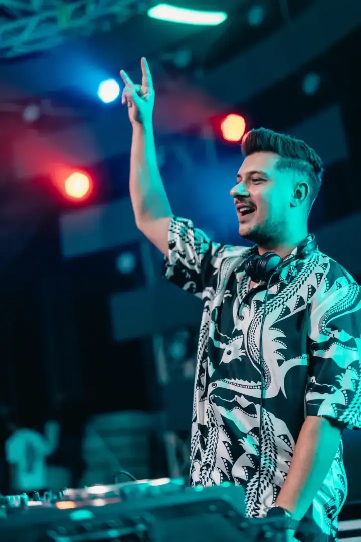 Mega Discoteca Tineretului — moment din galerie 009