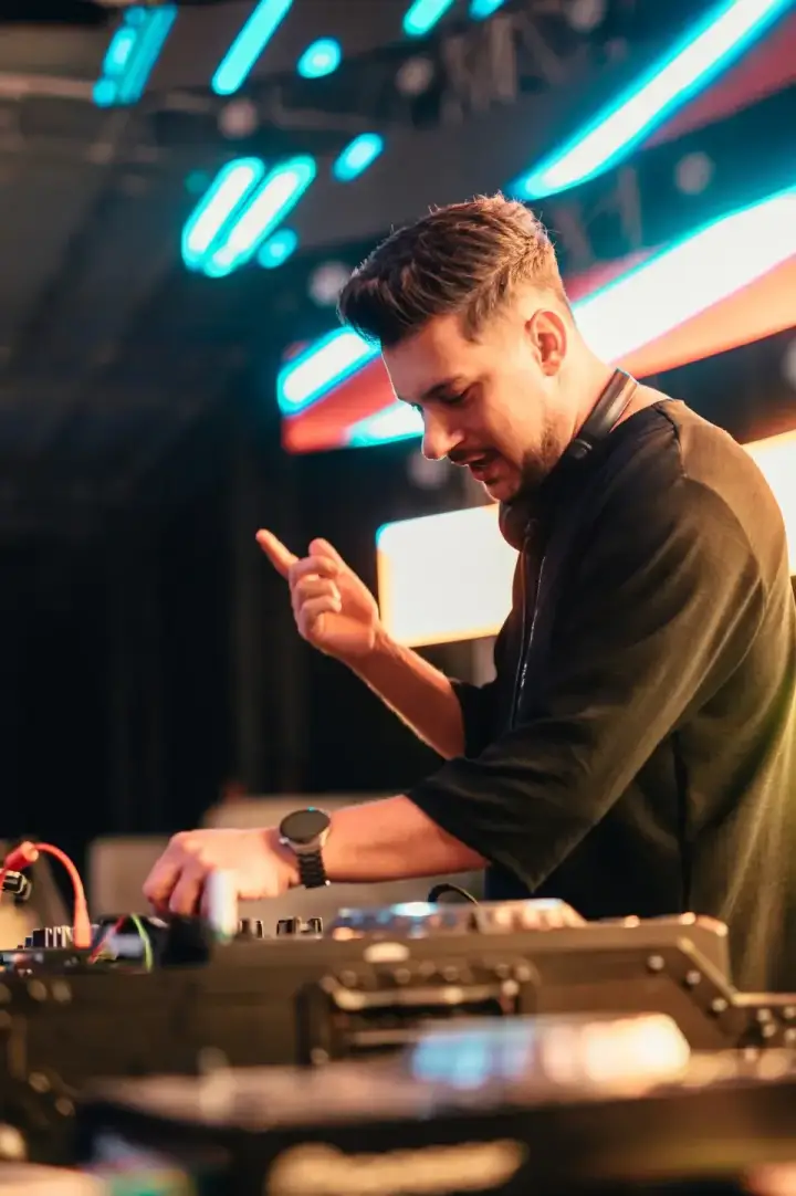 Mega Discoteca Tineretului — moment din galerie 031