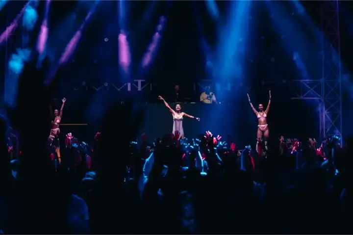 Mega Discoteca Tineretului — moment din galerie 038