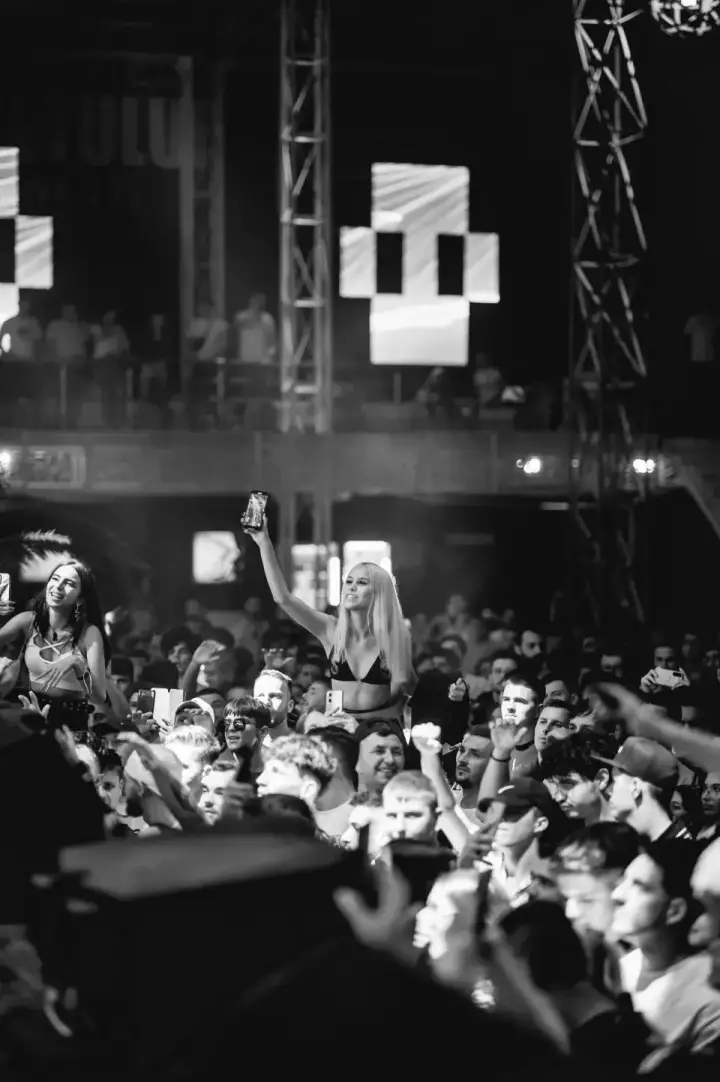 Mega Discoteca Tineretului — moment din galerie 044
