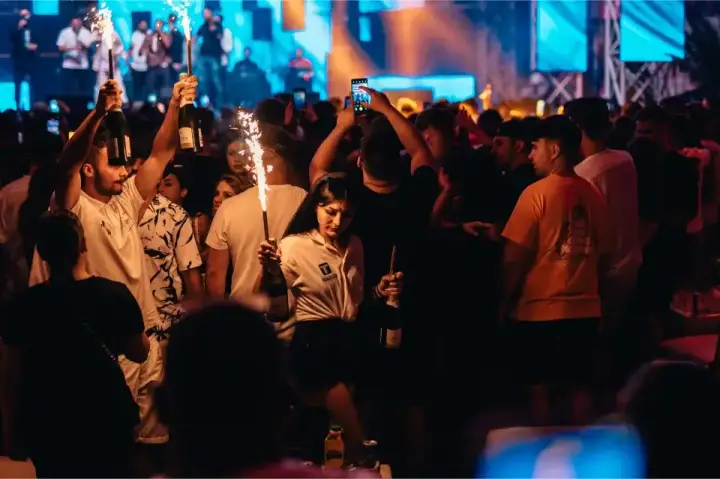 Mega Discoteca Tineretului — moment din galerie 054