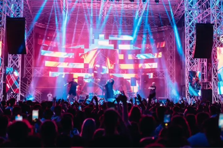 Mega Discoteca Tineretului — moment din galerie 110