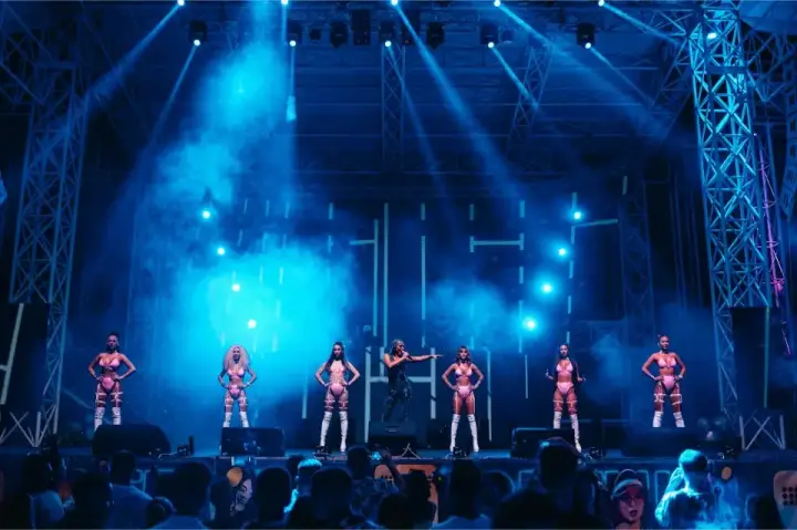 Mega Discoteca Tineretului — moment din galerie 159