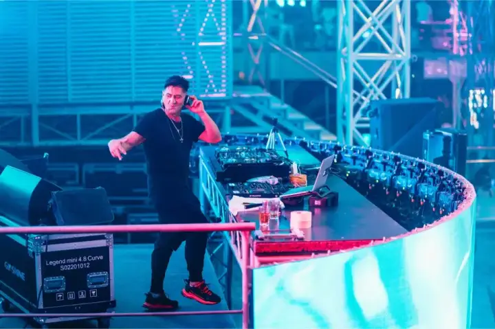 Mega Discoteca Tineretului — moment din galerie 167