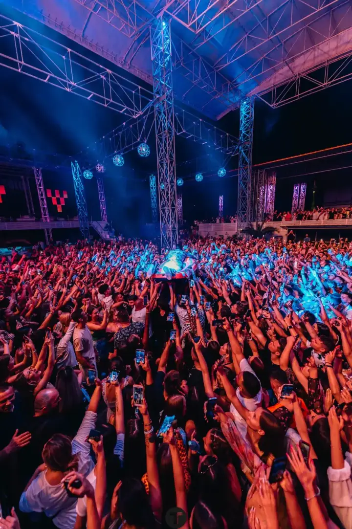 Mega Discoteca Tineretului — moment din galerie 176
