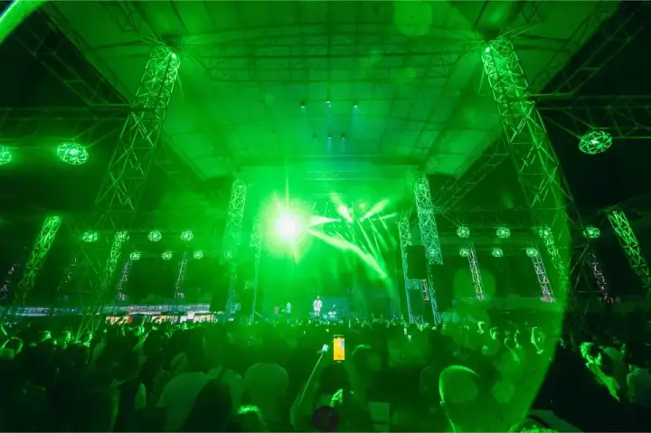 Mega Discoteca Tineretului — moment din galerie 177