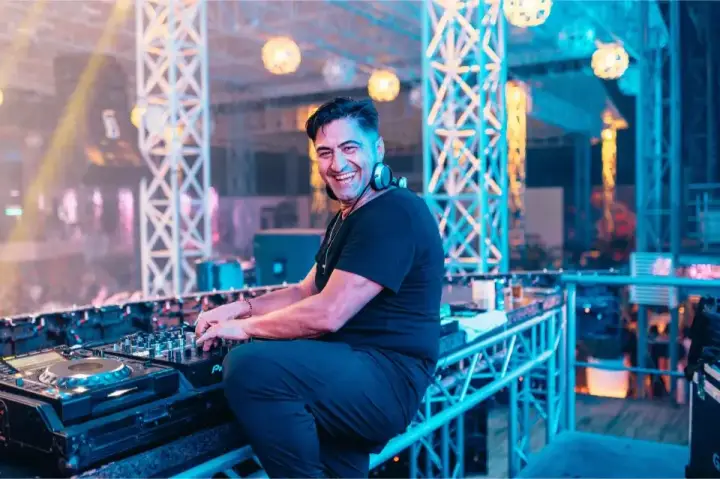 Mega Discoteca Tineretului — moment din galerie 180