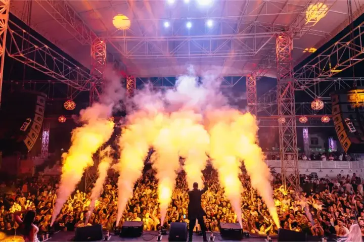 Mega Discoteca Tineretului — moment din galerie 199