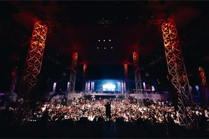 Mega Discoteca Tineretului — moment din galerie 211