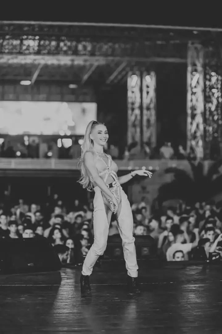 Mega Discoteca Tineretului — moment din galerie 213