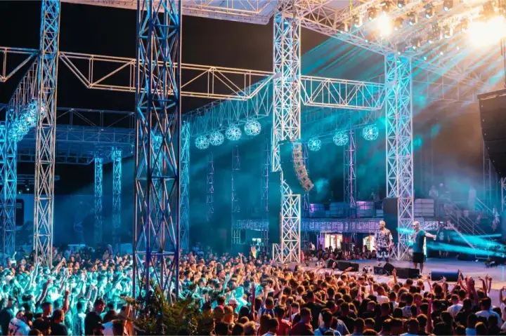 Mega Discoteca Tineretului — moment din galerie 214