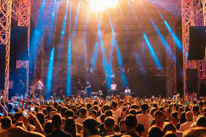 Mega Discoteca Tineretului — moment din galerie 221