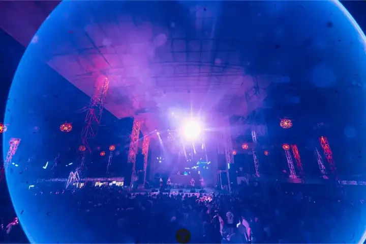 Mega Discoteca Tineretului — moment din galerie 236