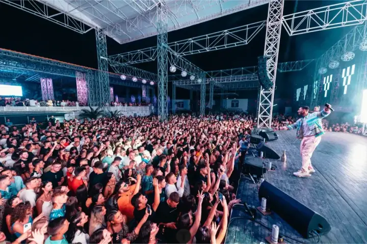 Mega Discoteca Tineretului — moment din galerie 238