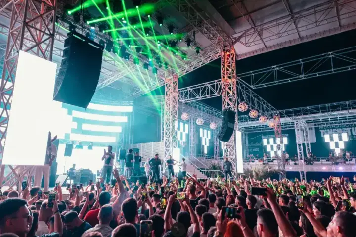 Mega Discoteca Tineretului — moment din galerie 245